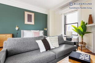 62 Boylston St in Boston, MA - Building Photo