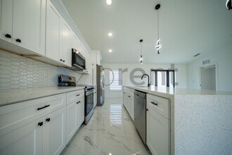 4117 NE 16th Ave in Cape Coral, FL - Building Photo - Building Photo