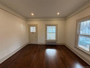 41 Washington Pl in Northport, NY - Building Photo - Building Photo