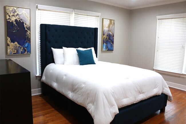 property at 2215 Hermann Dr