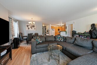 1051 Biencourt Rue in Laval, QC - Building Photo - Building Photo