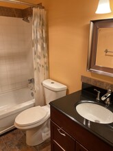 4728 Uplands Dr in Nanaimo, BC - Building Photo - Building Photo