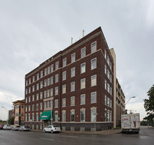 918 E 9th St Apartamentos