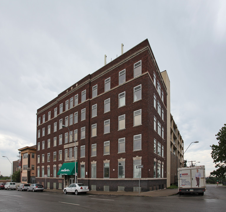 918 E 9th St in Kansas City, MO - Foto de edificio