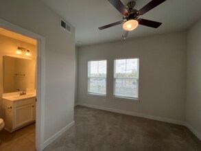 272 Parkwood Ave in Charlotte, NC - Building Photo - Building Photo