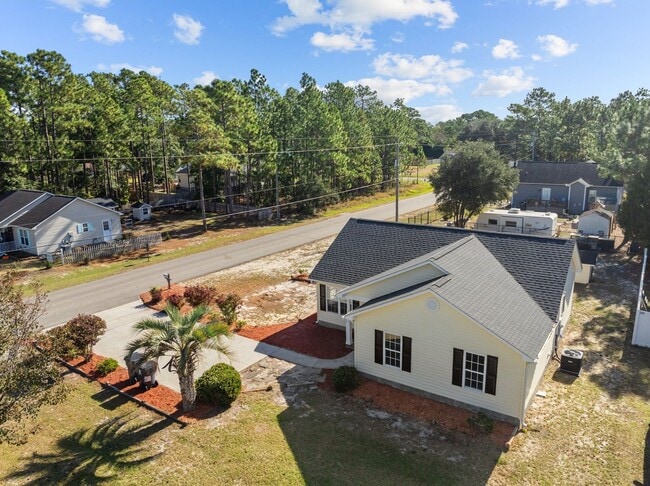 1098 E Longleaf Dr in Southport, NC - Building Photo - Building Photo