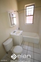 554 W Aldine Ave-Unit -Apt 2W in Chicago, IL - Building Photo - Building Photo