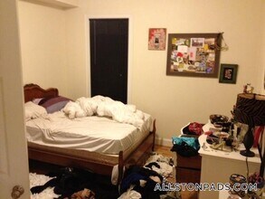 23 St Lukes Rd, Unit 4 in Boston, MA - Foto de edificio - Building Photo