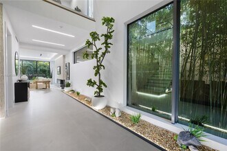 807 SW 12th Ave in Fort Lauderdale, FL - Building Photo - Building Photo