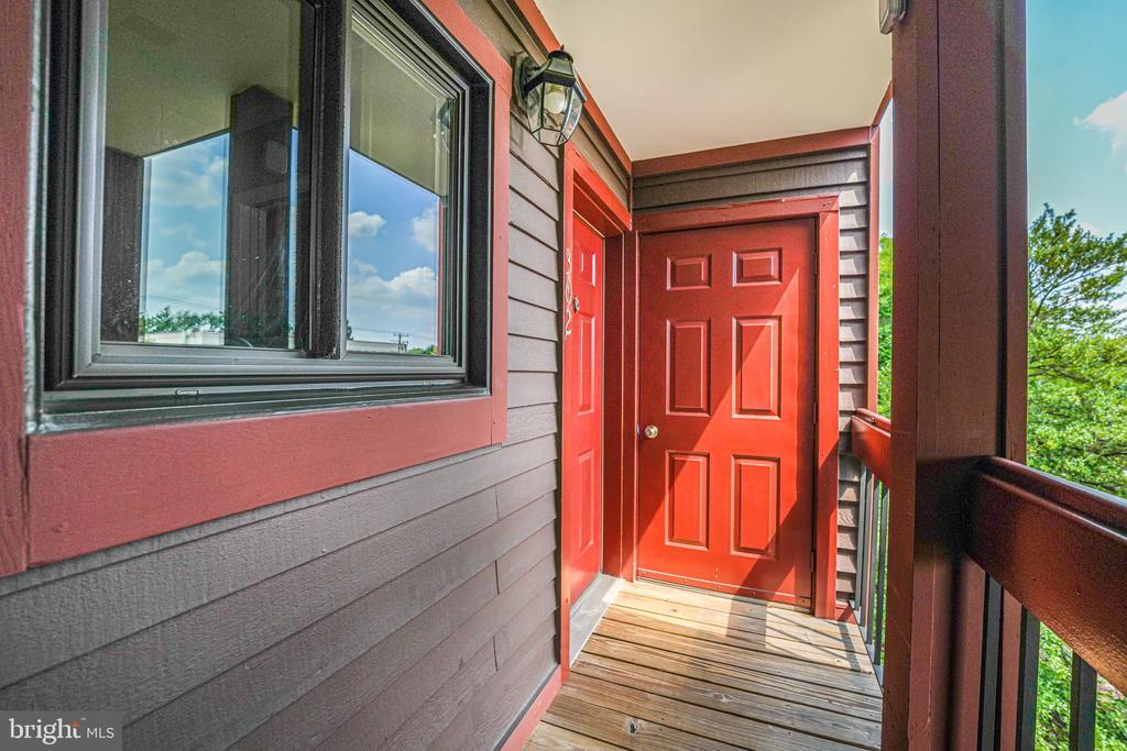 2815 Lee Oaks Ct in Falls Church, VA - Building Photo