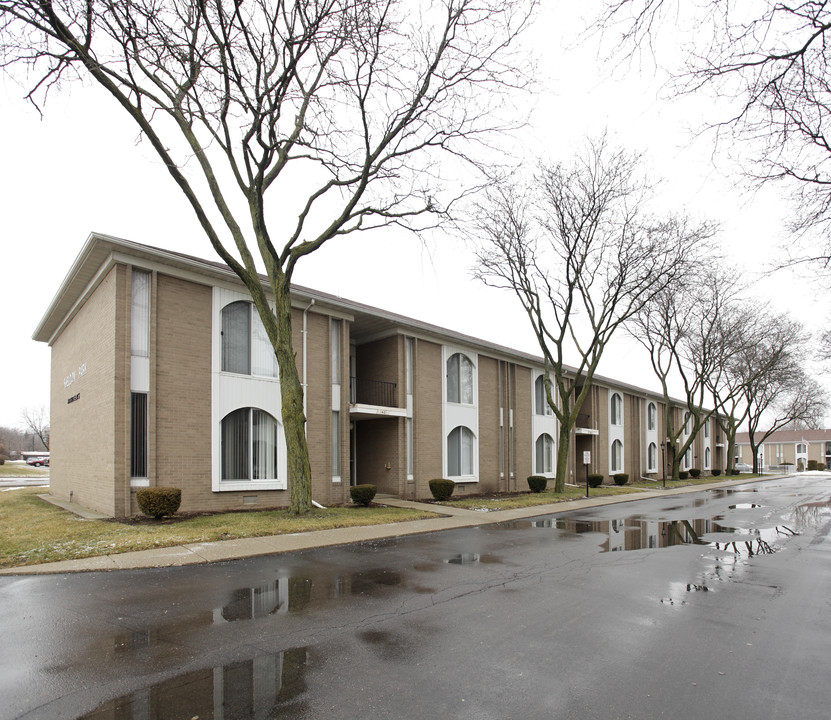 Sheldon Park in Plymouth, MI - Building Photo