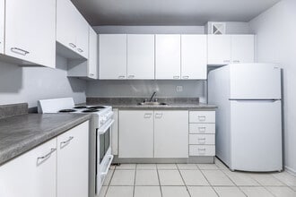 1765 & 1775 Weston Rd Apartments in Toronto, ON - Building Photo - Interior Photo