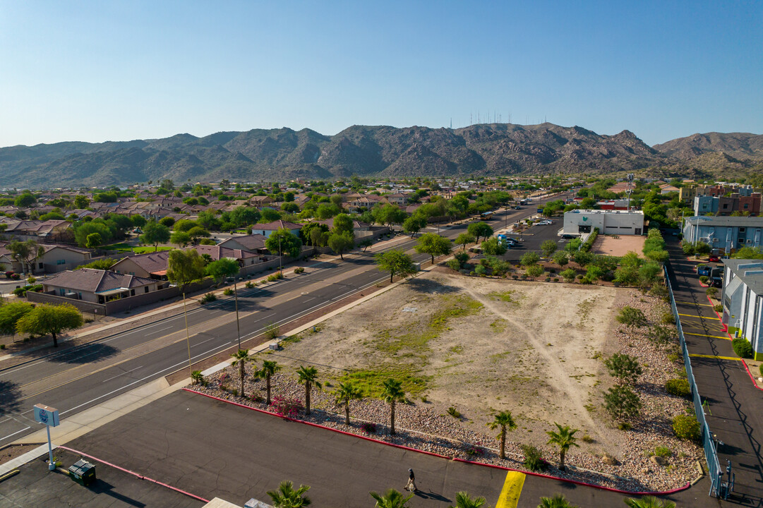 Stone View on Dobbins in Phoenix, AZ - Building Photo