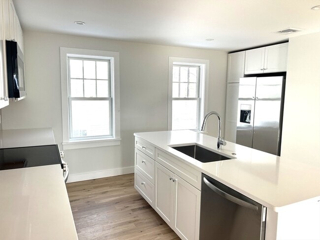 42 Prospect St in Amesbury, MA - Building Photo - Building Photo