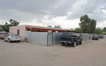 2627 E Grant Rd in Tucson, AZ - Building Photo - Building Photo