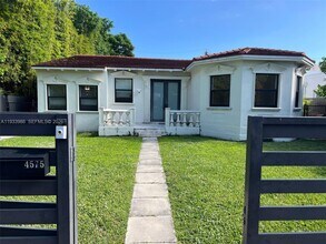 4575 Post Ave in Miami Beach, FL - Building Photo - Building Photo