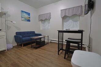 2 Cambridge Lane in Clinton, NY - Building Photo - Building Photo