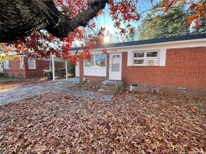 502 Spring Ave in Spring Lake, NC - Building Photo - Building Photo