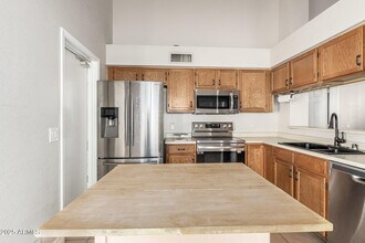 1518 E Rockwood Dr in Phoenix, AZ - Building Photo - Building Photo