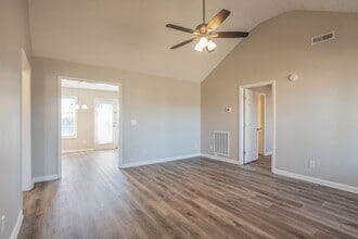 8208 Minehead Dr in Smyrna, TN - Building Photo - Building Photo