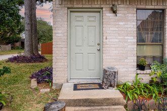 Tilley Townhomes in Houston, TX - Building Photo - Building Photo