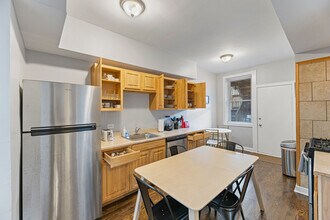 909 W Agatite Ave in Chicago, IL - Building Photo - Building Photo