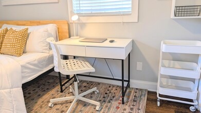 831 Parkway Dr, Unit 1st FL in Smyrna, GA - Building Photo - Building Photo