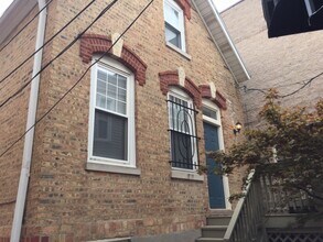 1735 W Crystal St in Chicago, IL - Foto de edificio - Building Photo