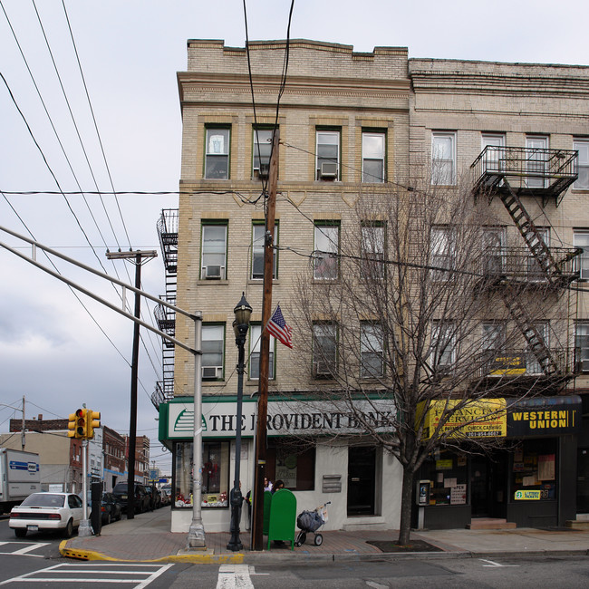 6002 Broadway in West New York, NJ - Building Photo - Building Photo