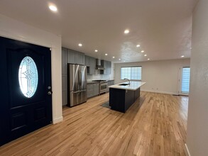 3570 Yosemite Pl in Reno, NV - Foto de edificio - Building Photo