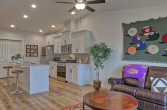 4336 S Solaris Ave in Meridian, ID - Foto de edificio - Building Photo