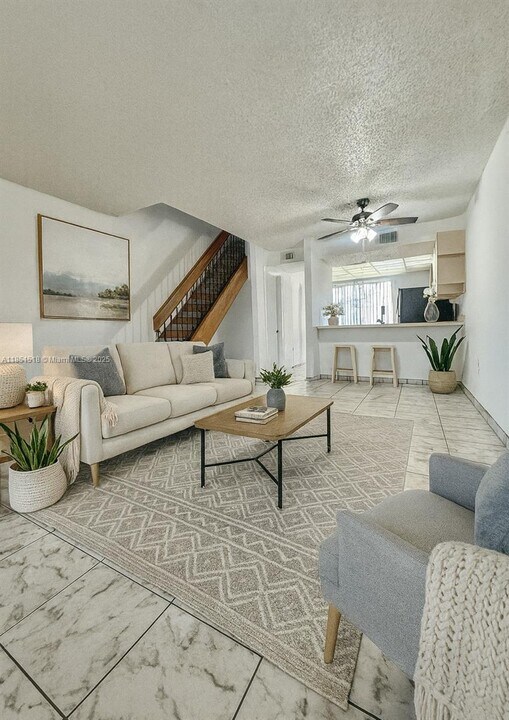 1319 W 51st Pl in Hialeah, FL - Building Photo