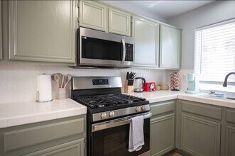 8322 Montgomery St in Las Vegas, NV - Building Photo - Building Photo