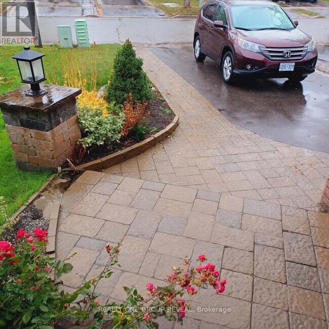 735 Swan Pl in Pickering, ON - Building Photo - Building Photo