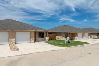Southwood Hills Phase III in Belton, TX - Foto de edificio - Building Photo