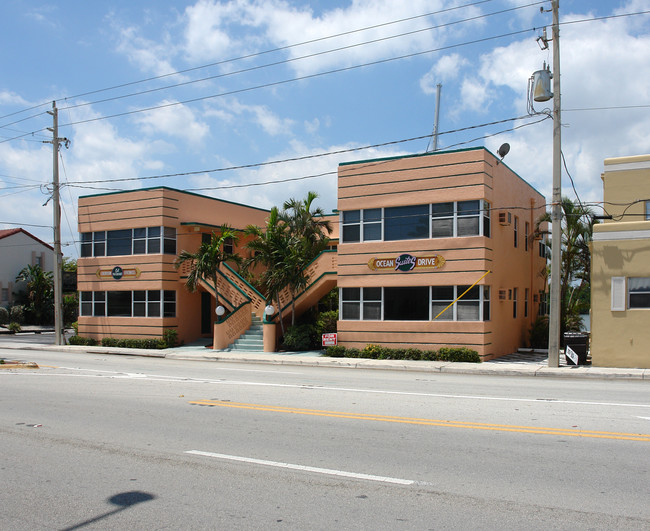 Ocean Suites in Hollywood, FL - Building Photo - Building Photo