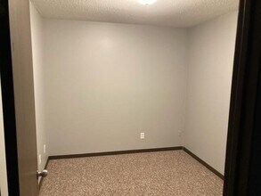 15 W Warren St in Princeton, IL - Building Photo - Building Photo