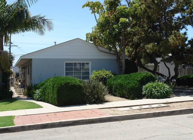 1728 Evans Ave in Ventura, CA - Building Photo - Building Photo