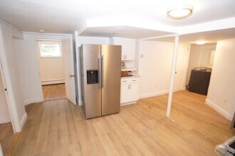 83 Waverly St, Unit B in Boston, MA - Building Photo - Building Photo