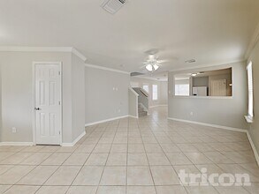 415 Remington Creek Dr in Houston, TX - Foto de edificio - Building Photo