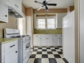 1709 Enfield Rd in Austin, TX - Building Photo - Interior Photo