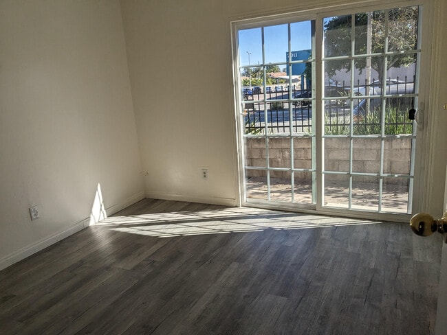 7002 Linda Vista Rd, Unit 2 in San Diego, CA - Building Photo - Building Photo