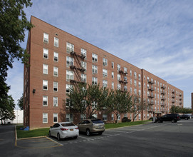 Tysens Park Apartments in Staten Island, NY - Building Photo - Building Photo