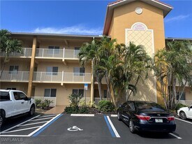 10000 Maddox Ln in Bonita Springs, FL - Building Photo