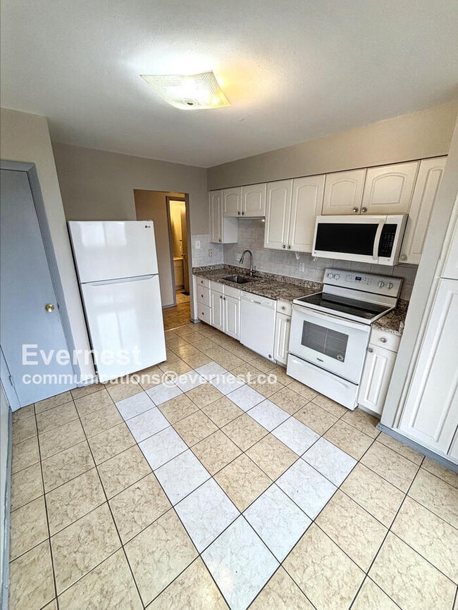 10368 Forest Brook Ln in St. Louis, MO - Building Photo - Building Photo