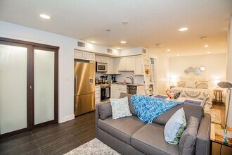 49 Hancock St, Unit 102 in Boston, MA - Foto de edificio - Building Photo