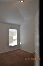 6043 White Sails Dr in Wesley Chapel, FL - Building Photo - Building Photo