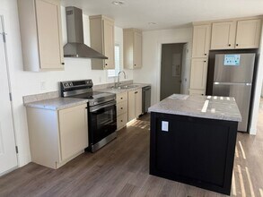 2060 N Center St in Mesa, AZ - Foto de edificio - Building Photo