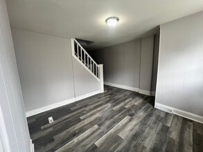 31 Oak St in Trenton, NJ - Building Photo - Building Photo