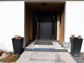 8589 Kings Hill Dr in Cottonwood Heights, UT - Building Photo - Building Photo